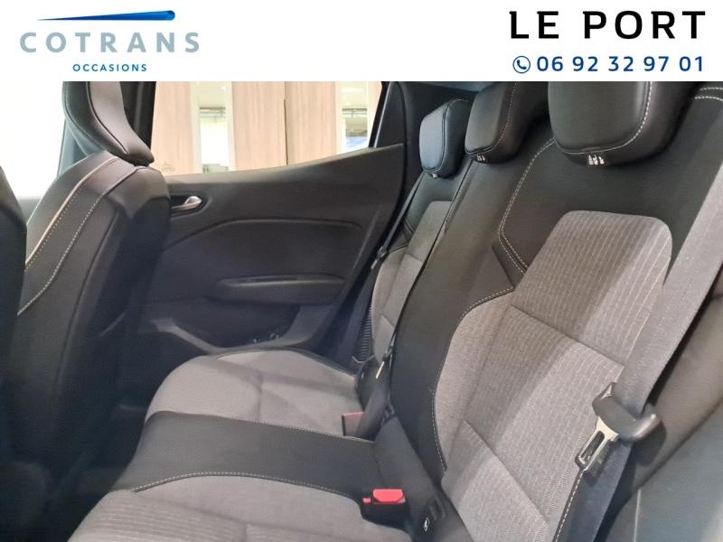 Photo 8 du véhicule RENAULT Clio 1.6 E-Tech 145ch full hybrid Techno - Vue extérieure