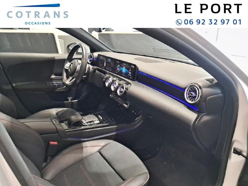 Photo 6 du véhicule MERCEDES Classe A 200 163ch AMG Line 7G-DCT - Vue extérieure