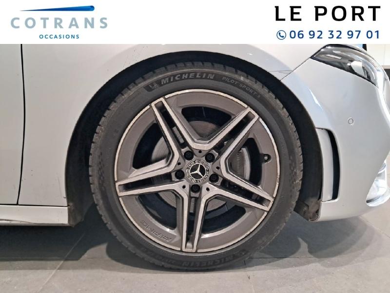 Photo 10 du véhicule MERCEDES Classe A 200 163ch AMG Line 7G-DCT - Vue extérieure