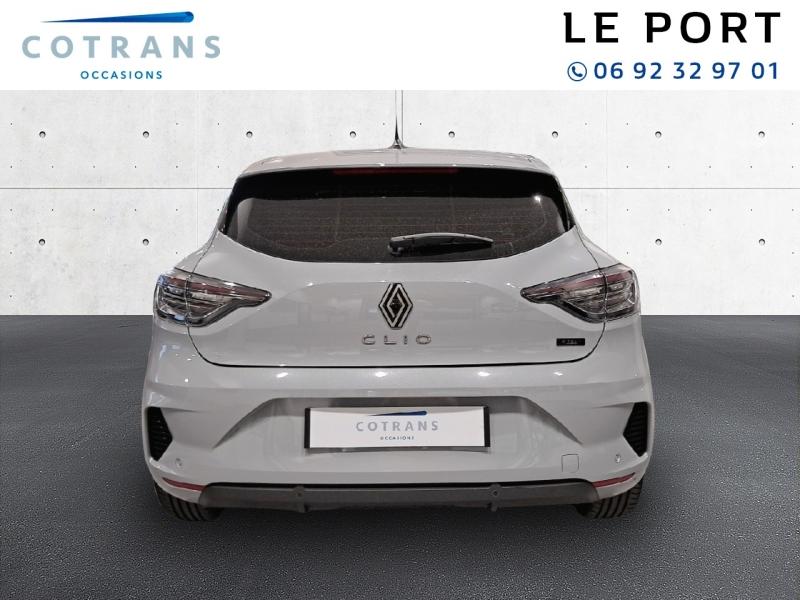 Photo 2 du véhicule RENAULT Clio 1.6 E-Tech 145ch full hybrid Evolution - - Vue extérieure