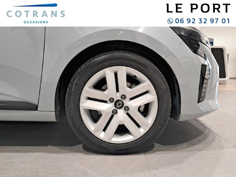Photo 10 du véhicule RENAULT Clio 1.6 E-Tech 145ch full hybrid Evolution - - Vue extérieure