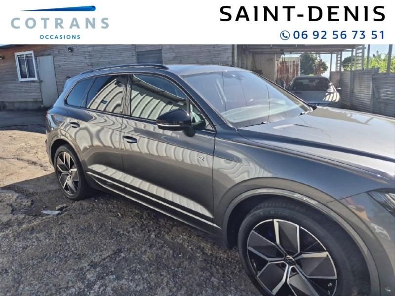 Photo 3 du véhicule VOLKSWAGEN Touareg 3.0 TSI eHybrid 462ch R 4Motion BVA8 - Vue extérieure