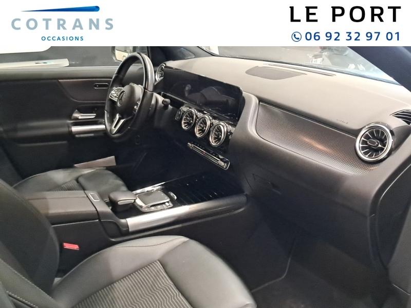 Photo 6 du véhicule MERCEDES GLA 200 d 150ch AMG Line 8G-DCT - Vue extérieure