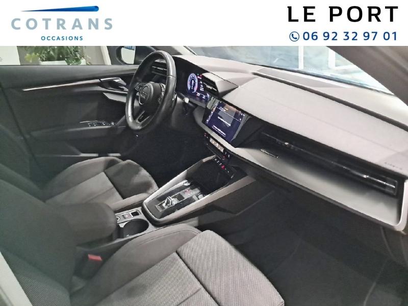 Photo 6 du véhicule AUDI A3 Sportback 30 TFSI 110ch Mild Hybrid Design S&nbsp;(…) - Vue extérieure
