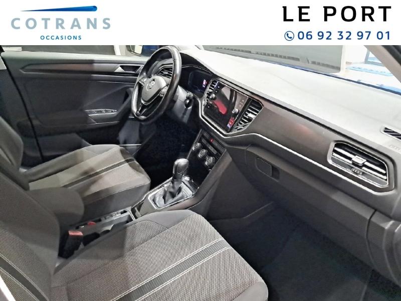 Photo 6 du véhicule VOLKSWAGEN T-Roc 1.5 TSI EVO 150ch R-Line DSG7 S&S - Vue extérieure