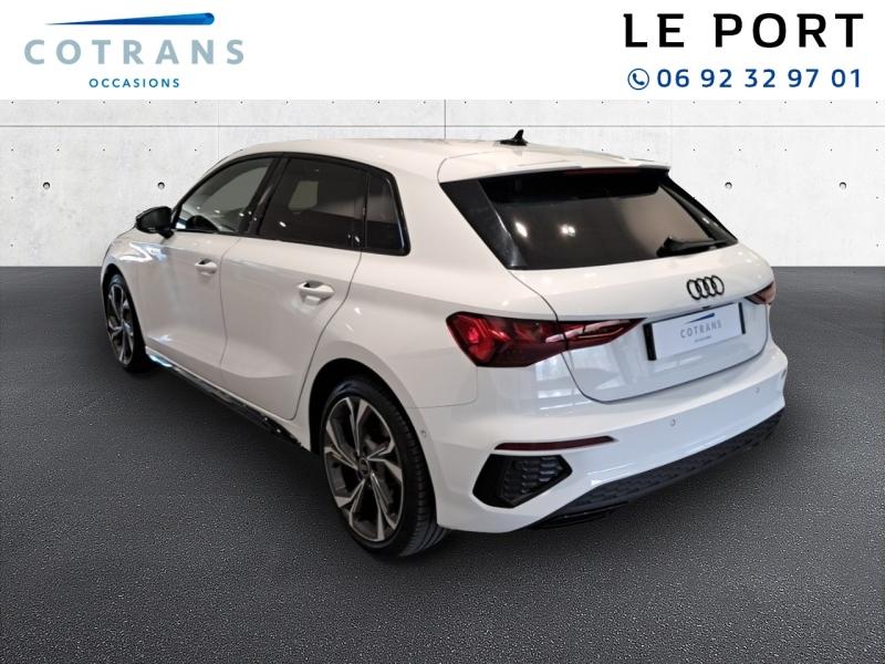 Photo 3 du véhicule AUDI A3 Sportback 35 TFSI 150ch Mild Hybrid S line S&nbsp;(…) - Vue extérieure