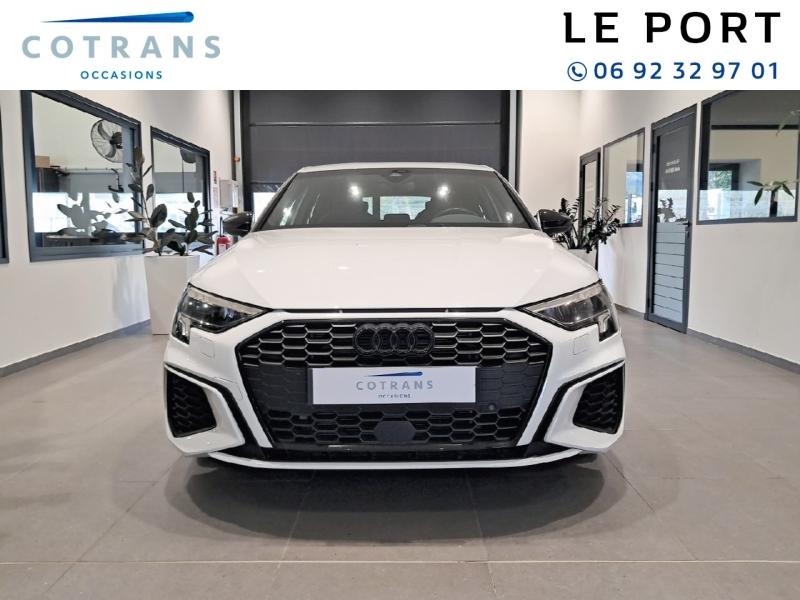 Photo 5 du véhicule AUDI A3 Sportback 35 TFSI 150ch Mild Hybrid S line S&nbsp;(…) - Vue extérieure