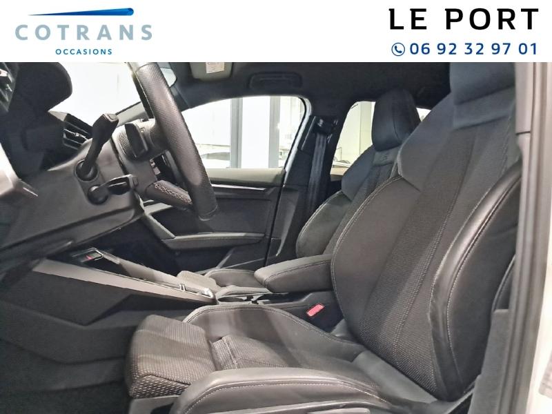 Photo 7 du véhicule AUDI A3 Sportback 35 TFSI 150ch Mild Hybrid S line S&nbsp;(…) - Vue extérieure