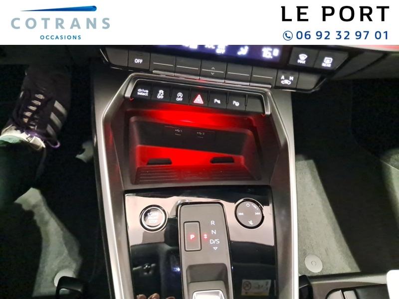 Photo 11 du véhicule AUDI A3 Sportback 35 TFSI 150ch Mild Hybrid S line S&nbsp;(…) - Vue extérieure