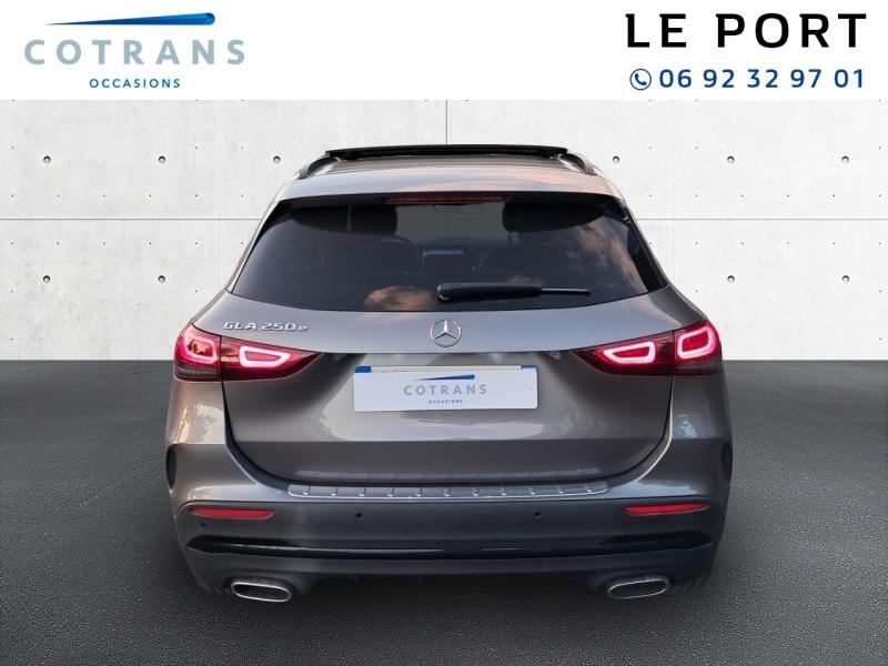 Photo 2 du véhicule MERCEDES GLA 250 e 160+102ch AMG Line 8G-DCT - Vue extérieure
