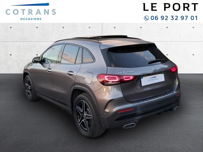 Photo 3 du véhicule MERCEDES GLA 250 e 160+102ch AMG Line 8G-DCT - Vue extérieure
