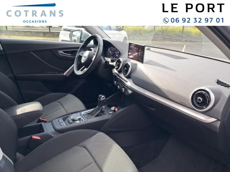 Photo 6 du véhicule AUDI Q2 35 TFSI 150ch Design Luxe S tronic 7 - Vue extérieure