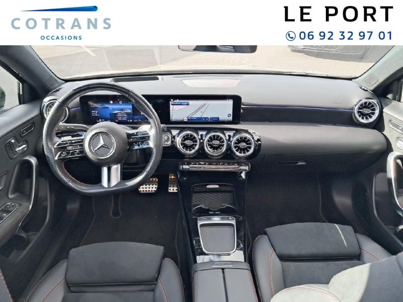 Photo 4 du véhicule MERCEDES Classe A 200 163ch AMG Line 7G-DCT - Vue extérieure