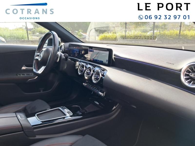 Photo 6 du véhicule MERCEDES Classe A 200 163ch AMG Line 7G-DCT - Vue extérieure