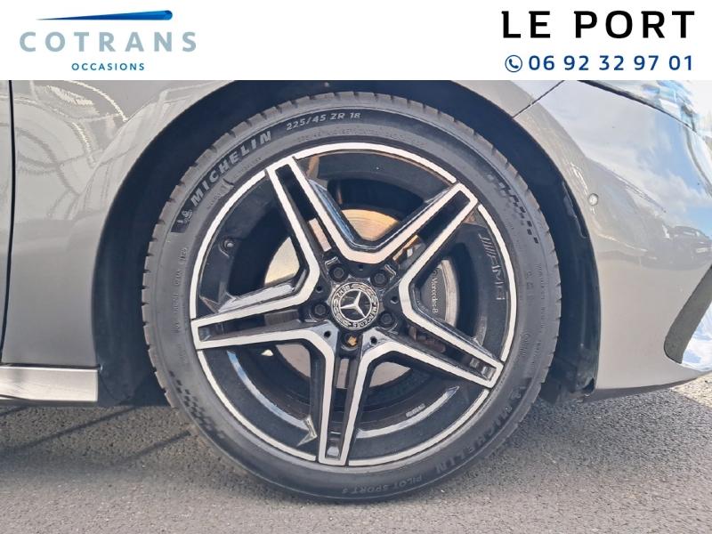 Photo 10 du véhicule MERCEDES Classe A 200 163ch AMG Line 7G-DCT - Vue extérieure