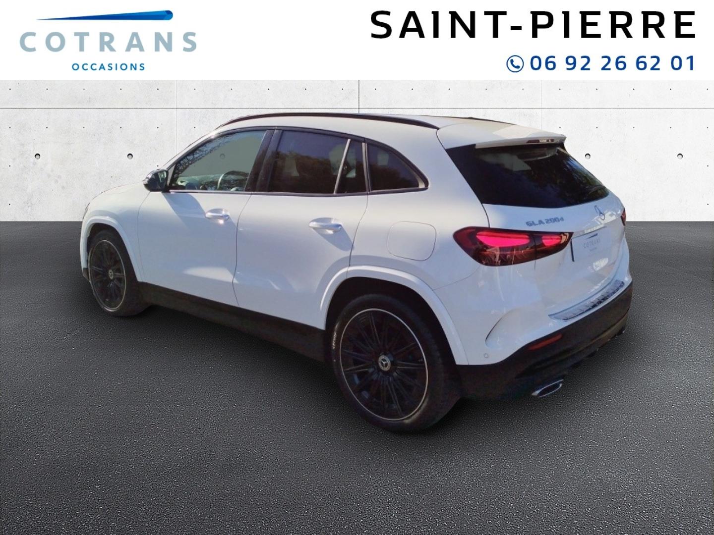 Photo 3 du véhicule MERCEDES-BENZ GLA 200 d 150ch AMG Line 8G-DCT - Vue extérieure