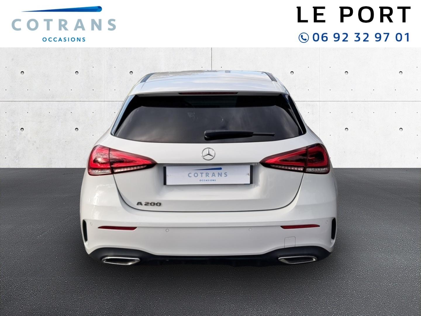 Photo 2 du véhicule MERCEDES-BENZ Classe A 200 163ch AMG Line 7G-DCT 9cv - Vue extérieure