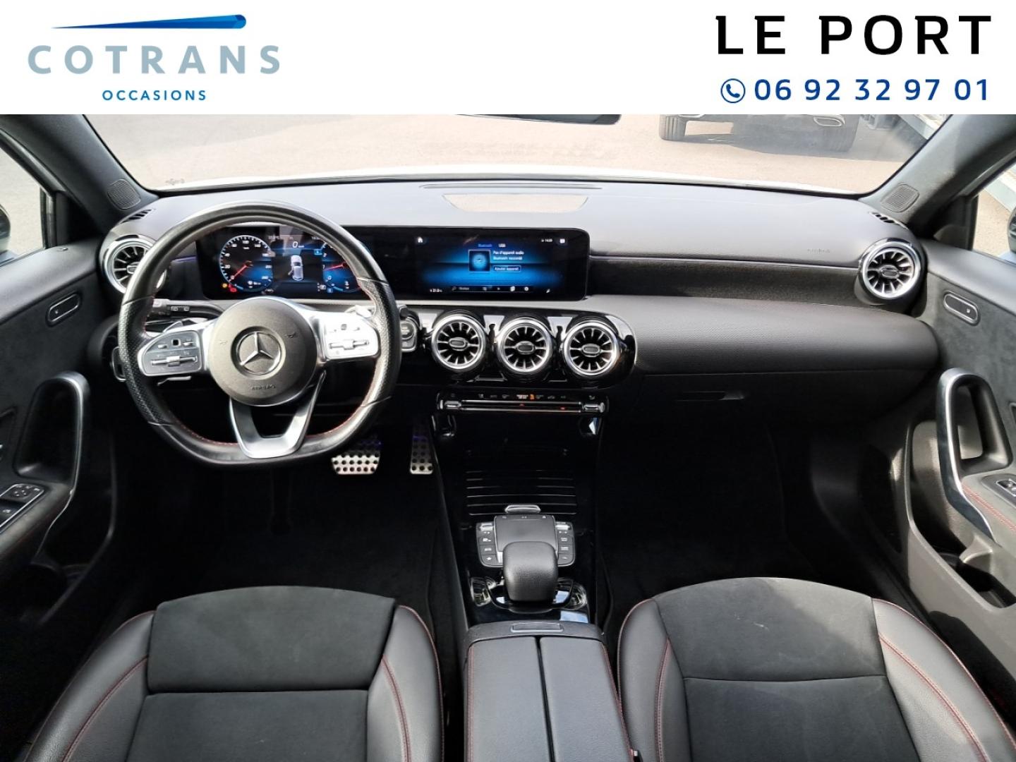 Photo 4 du véhicule MERCEDES-BENZ Classe A 200 163ch AMG Line 7G-DCT 9cv - Vue extérieure