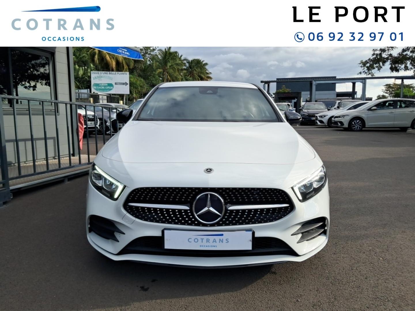 Photo 5 du véhicule MERCEDES-BENZ Classe A 200 163ch AMG Line 7G-DCT 9cv - Vue extérieure