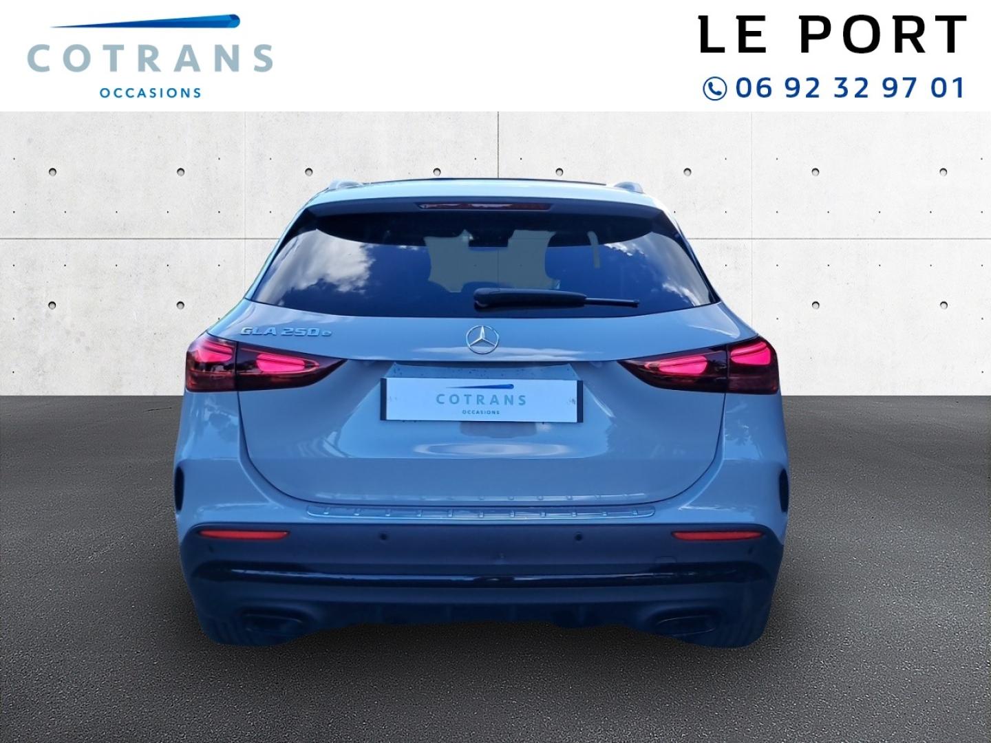 Photo 2 du véhicule MERCEDES-BENZ GLA 250 e Hybrid EQ 218ch AMG Line 8G-DCT - Vue extérieure