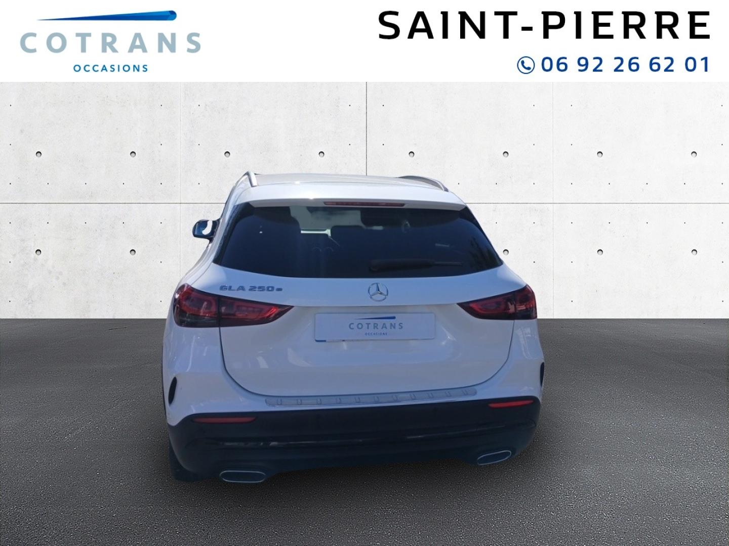 Photo 2 du véhicule MERCEDES-BENZ GLA 250 e 160+102ch AMG Line 8G-DCT - Vue extérieure