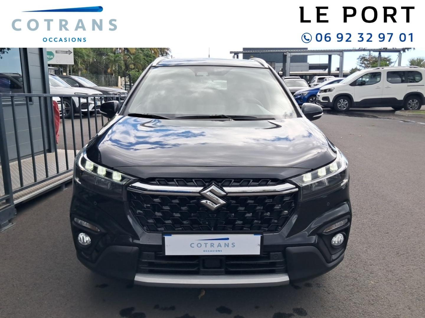 Photo 5 du véhicule SUZUKI S-Cross 1.4 Boosterjet Hybrid 129ch Privilège - Vue extérieure