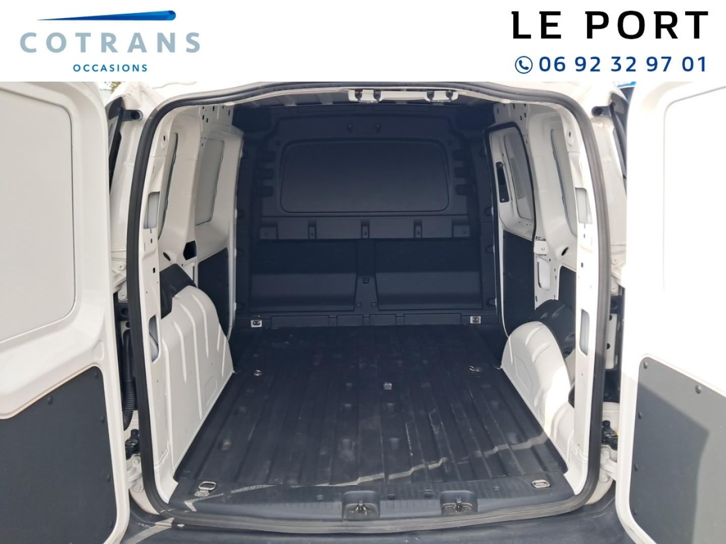 Photo 9 du véhicule VOLKSWAGEN Caddy Cargo 2.0 TDI 75ch Business MY23 - Vue extérieure