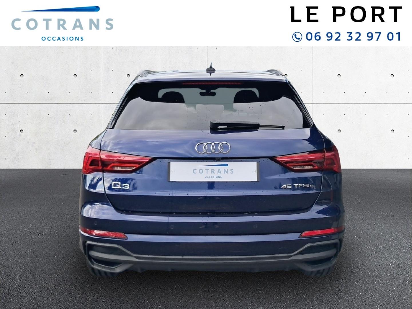 Photo 2 du véhicule AUDI Q3 45 TFSI e 245ch S line S tronic 6 - Vue extérieure