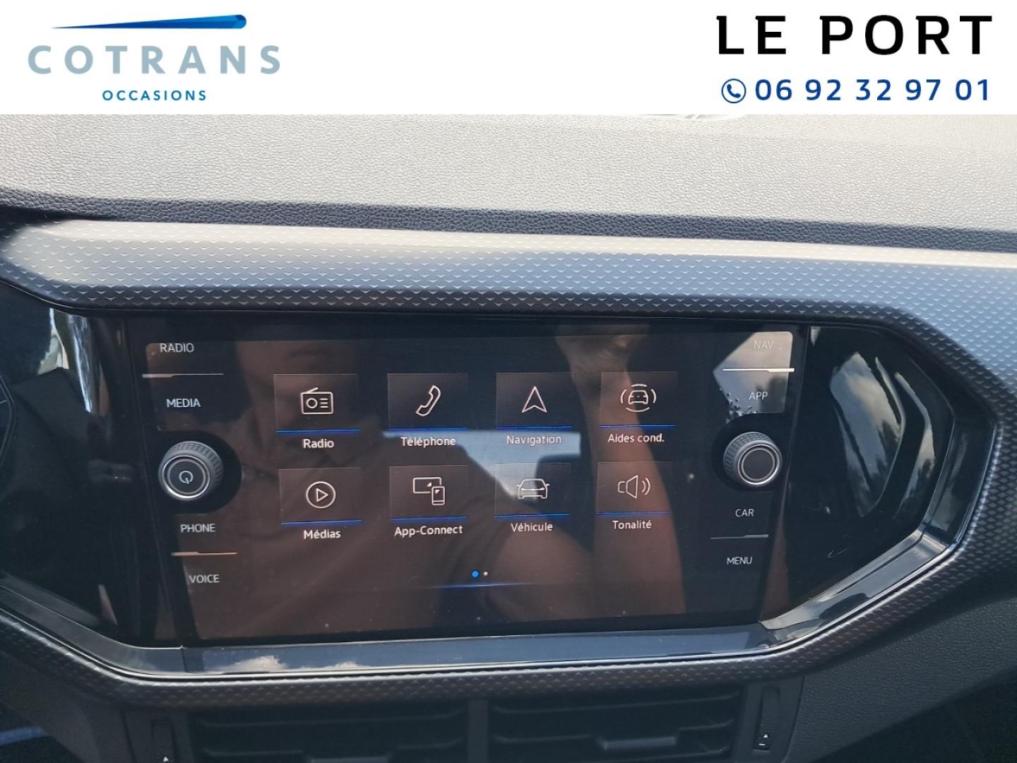 Photo 9 du véhicule VOLKSWAGEN T-Cross 1.0 TSI 110ch R-Line DSG7 - Vue extérieure