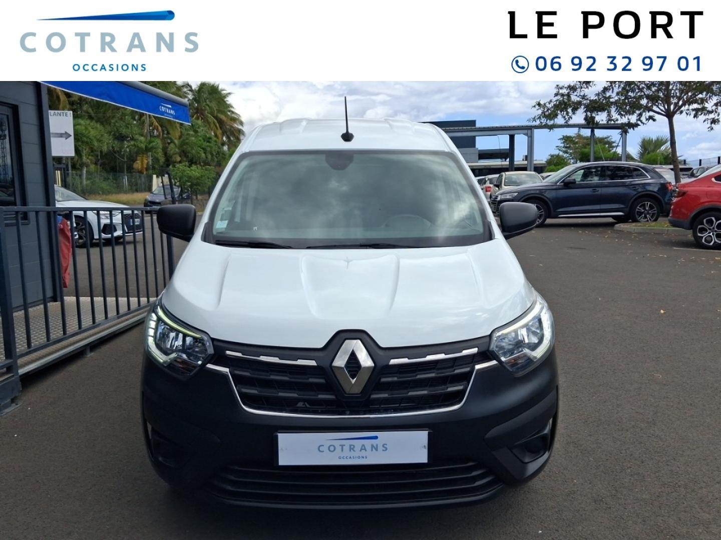Photo 5 du véhicule RENAULT Express Van 1.5 Blue dCi 95ch Confort - Vue extérieure