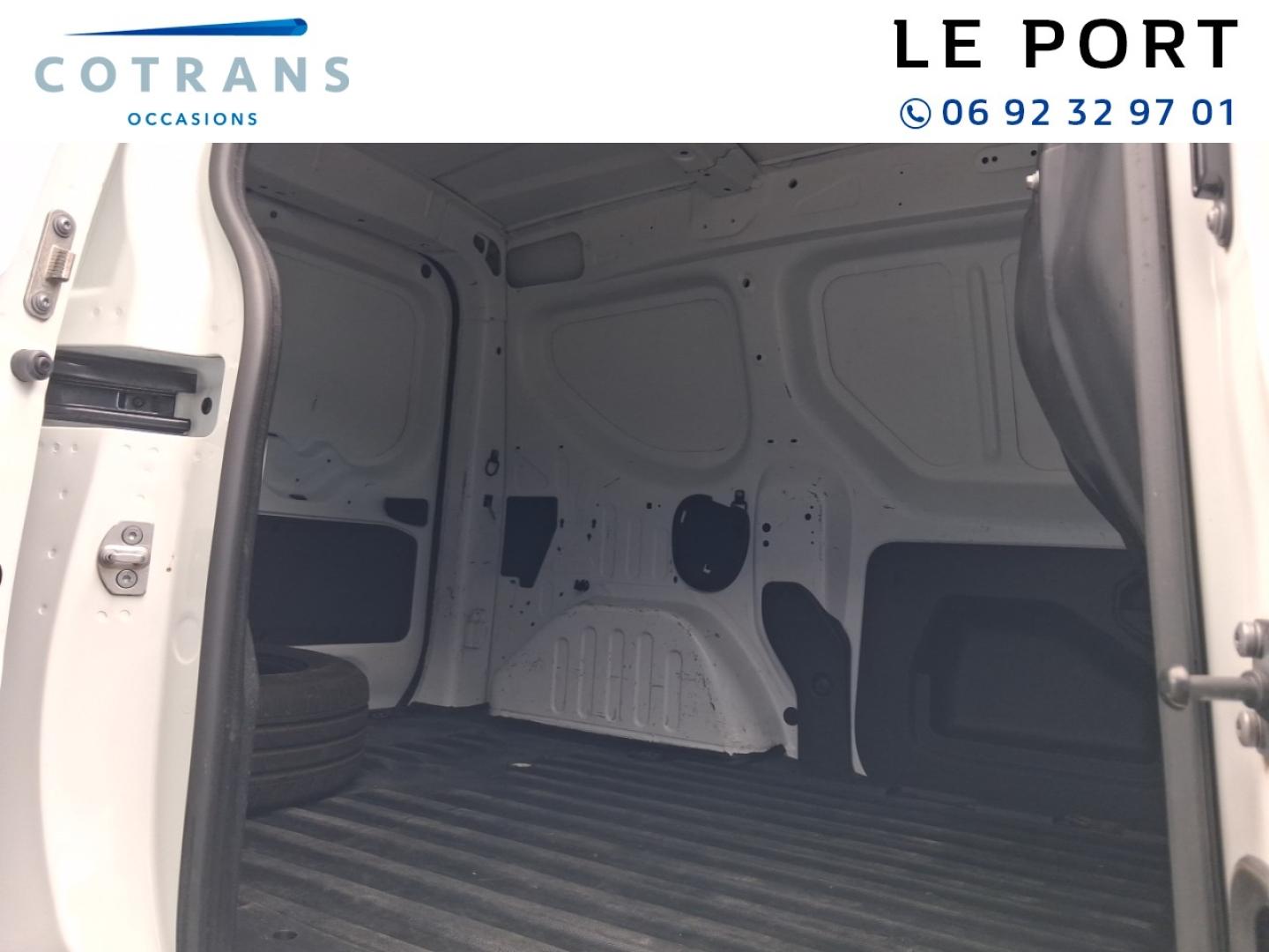 Photo 8 du véhicule RENAULT Express Van 1.5 Blue dCi 95ch Confort - Vue extérieure