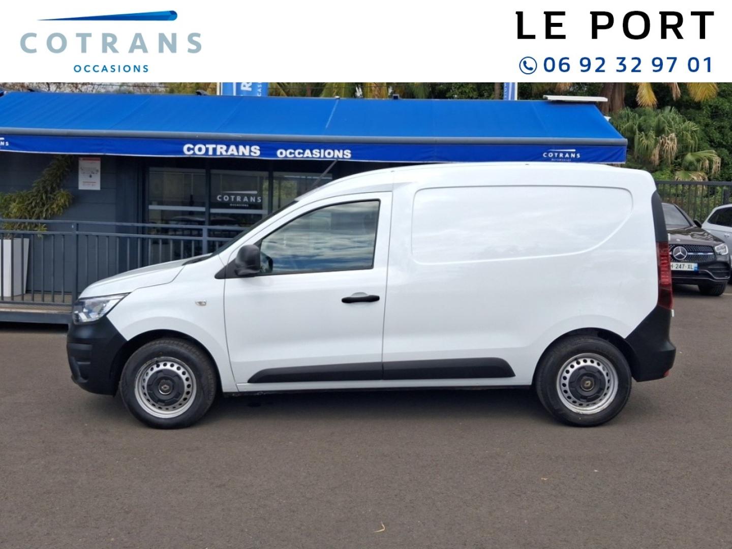 Photo 10 du véhicule RENAULT Express Van 1.5 Blue dCi 95ch Confort - Vue extérieure