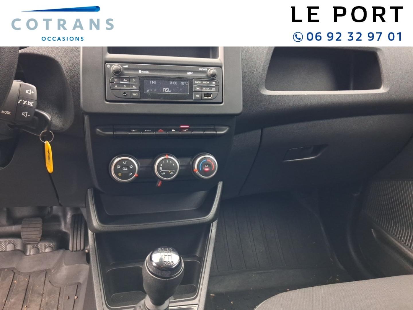 Photo 11 du véhicule RENAULT Express Van 1.5 Blue dCi 95ch Confort - Vue extérieure