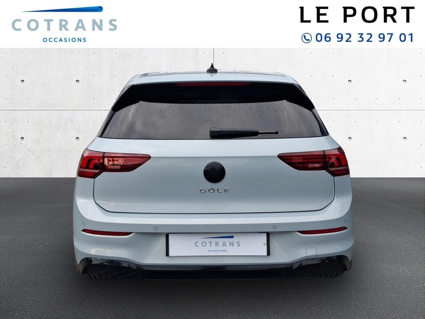 Photo 2 du véhicule VOLKSWAGEN Golf 2.0 TDI 150ch R-Line DSG7 - Vue extérieure