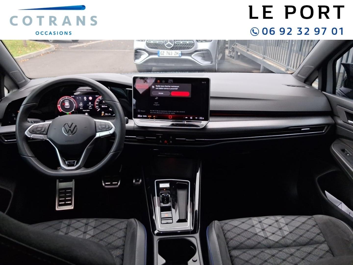 Photo 4 du véhicule VOLKSWAGEN Golf 2.0 TDI 150ch R-Line DSG7 - Vue extérieure