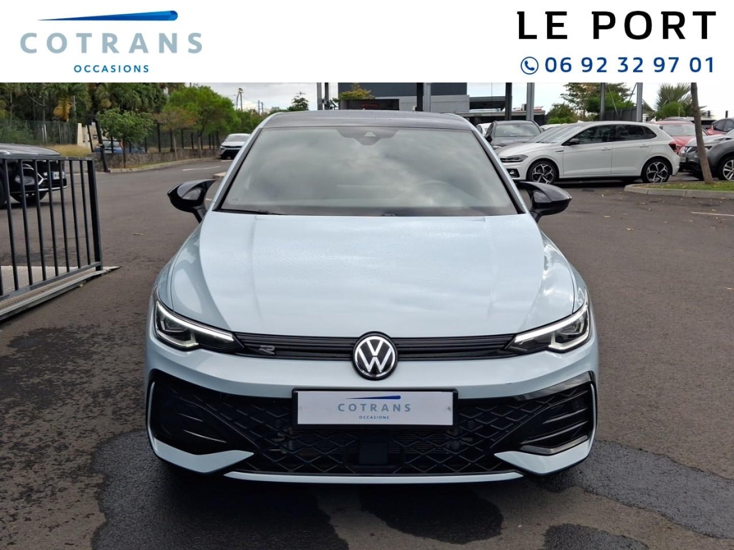 Photo 5 du véhicule VOLKSWAGEN Golf 2.0 TDI 150ch R-Line DSG7 - Vue extérieure