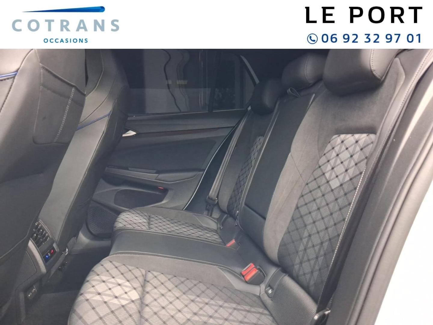 Photo 8 du véhicule VOLKSWAGEN Golf 2.0 TDI 150ch R-Line DSG7 - Vue extérieure