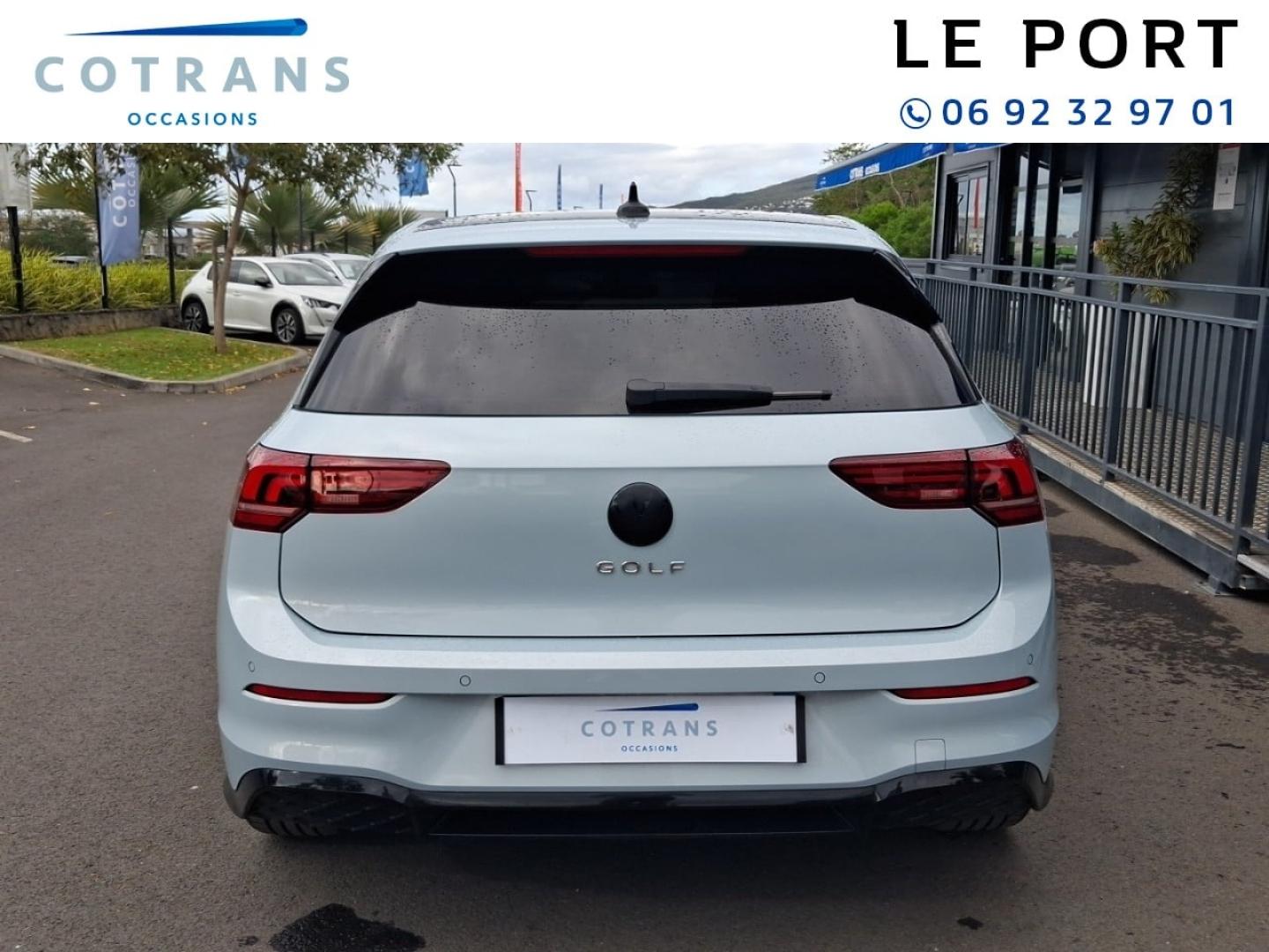 Photo 2 du véhicule VOLKSWAGEN Golf 2.0 TDI 150ch R-Line DSG7 - Vue extérieure