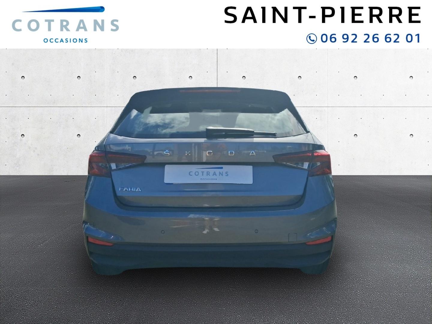 Photo 2 du véhicule SKODA Fabia 1.0 MPI 80ch Ambition - Vue extérieure