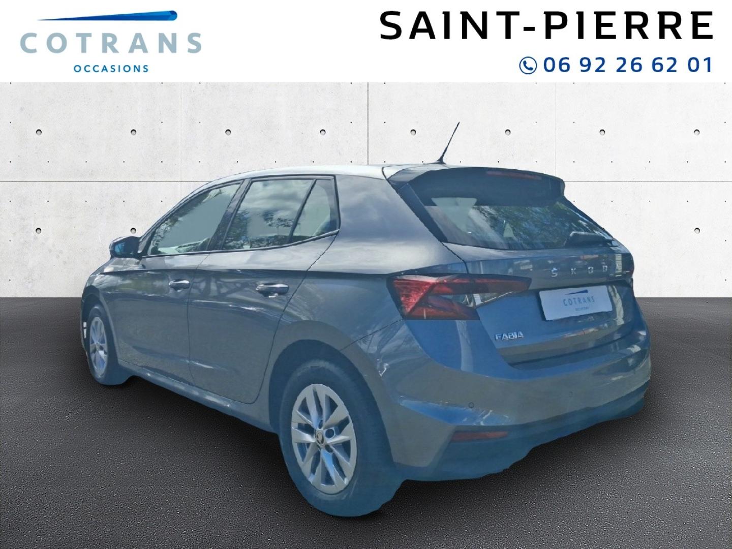 Photo 3 du véhicule SKODA Fabia 1.0 MPI 80ch Ambition - Vue extérieure