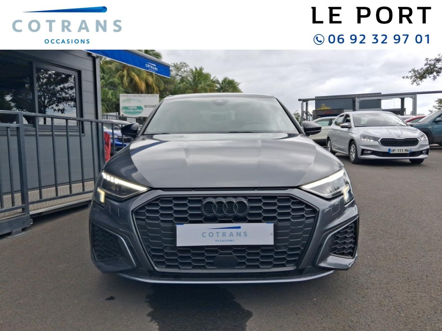 Photo 5 du véhicule AUDI A3 Sportback 30 TFSI 110ch Mild Hybrid S line S&nbsp;(…) - Vue extérieure