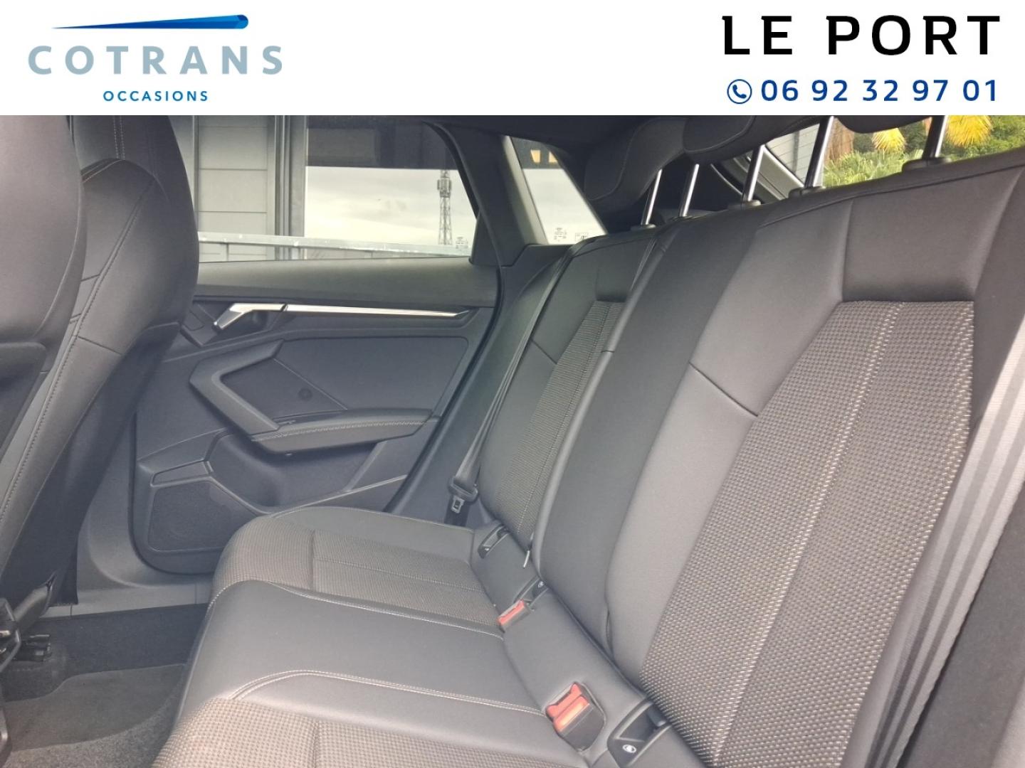 Photo 8 du véhicule AUDI A3 Sportback 30 TFSI 110ch Mild Hybrid S line S&nbsp;(…) - Vue extérieure