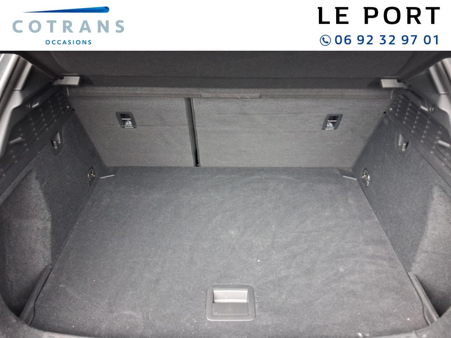 Photo 9 du véhicule AUDI A3 Sportback 30 TFSI 110ch Mild Hybrid S line S&nbsp;(…) - Vue extérieure