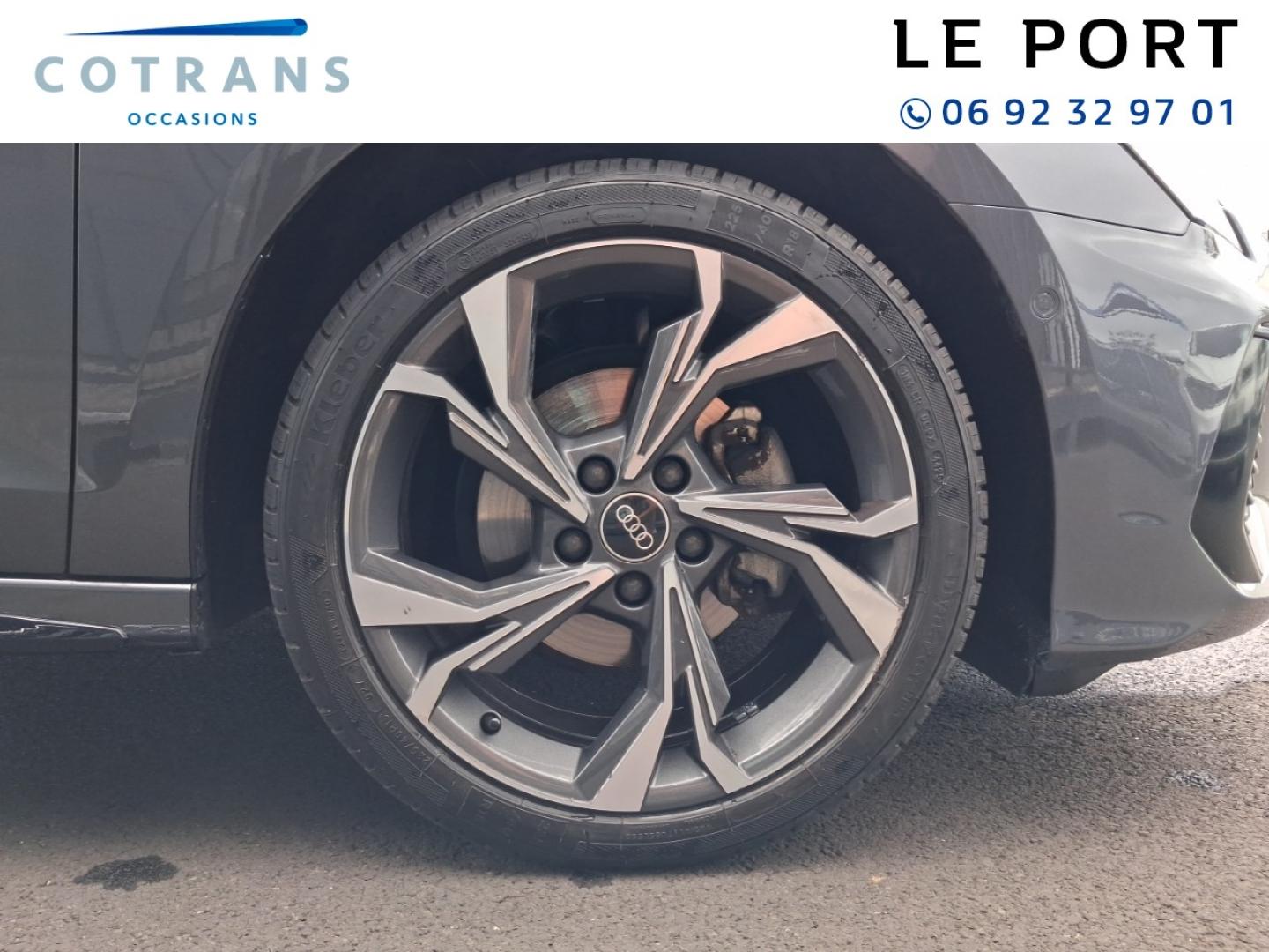Photo 10 du véhicule AUDI A3 Sportback 30 TFSI 110ch Mild Hybrid S line S&nbsp;(…) - Vue extérieure