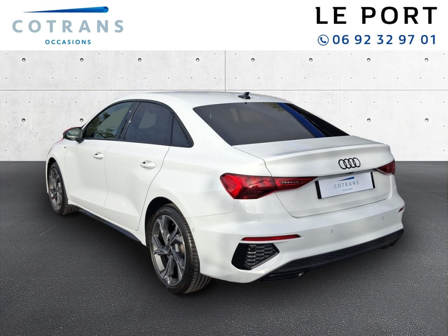 Photo 3 du véhicule AUDI A3 Berline 35 TFSI 150ch Mild Hybrid S line S&nbsp;(…) - Vue extérieure