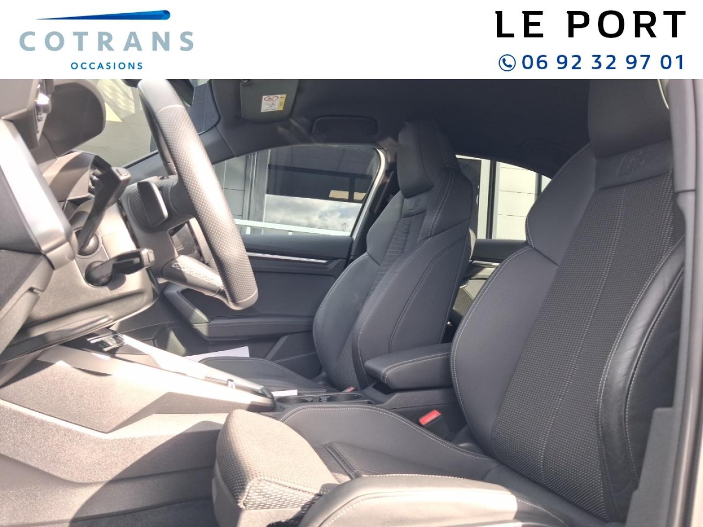 Photo 7 du véhicule AUDI A3 Berline 35 TFSI 150ch Mild Hybrid S line S&nbsp;(…) - Vue extérieure