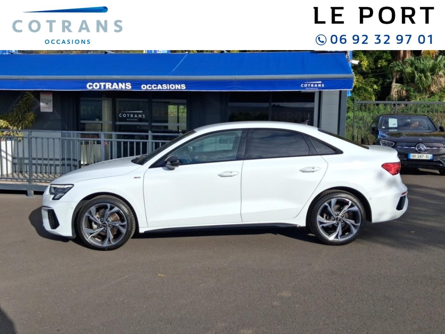 Photo 11 du véhicule AUDI A3 Berline 35 TFSI 150ch Mild Hybrid S line S&nbsp;(…) - Vue extérieure