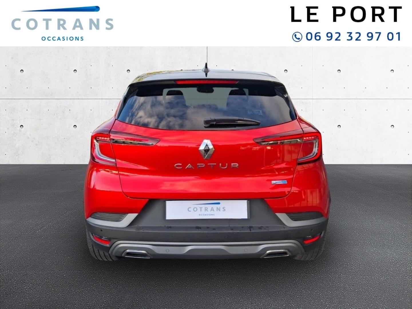 Photo 2 du véhicule RENAULT Captur 1.6 E-Tech hybride 145ch RS Line - Vue extérieure