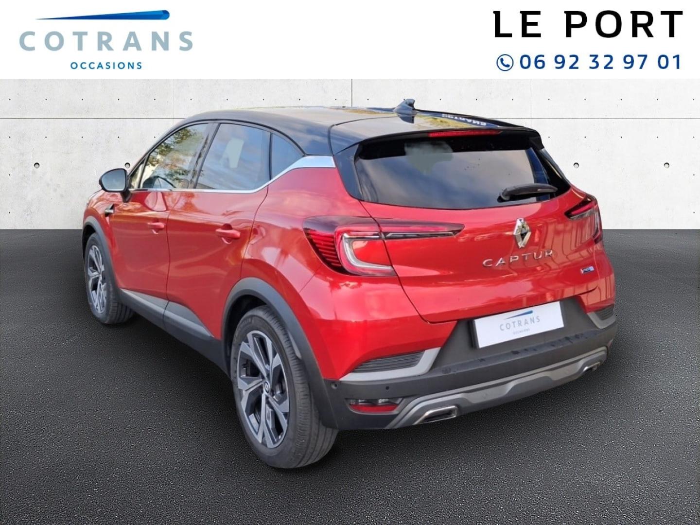 Photo 3 du véhicule RENAULT Captur 1.6 E-Tech hybride 145ch RS Line - Vue extérieure