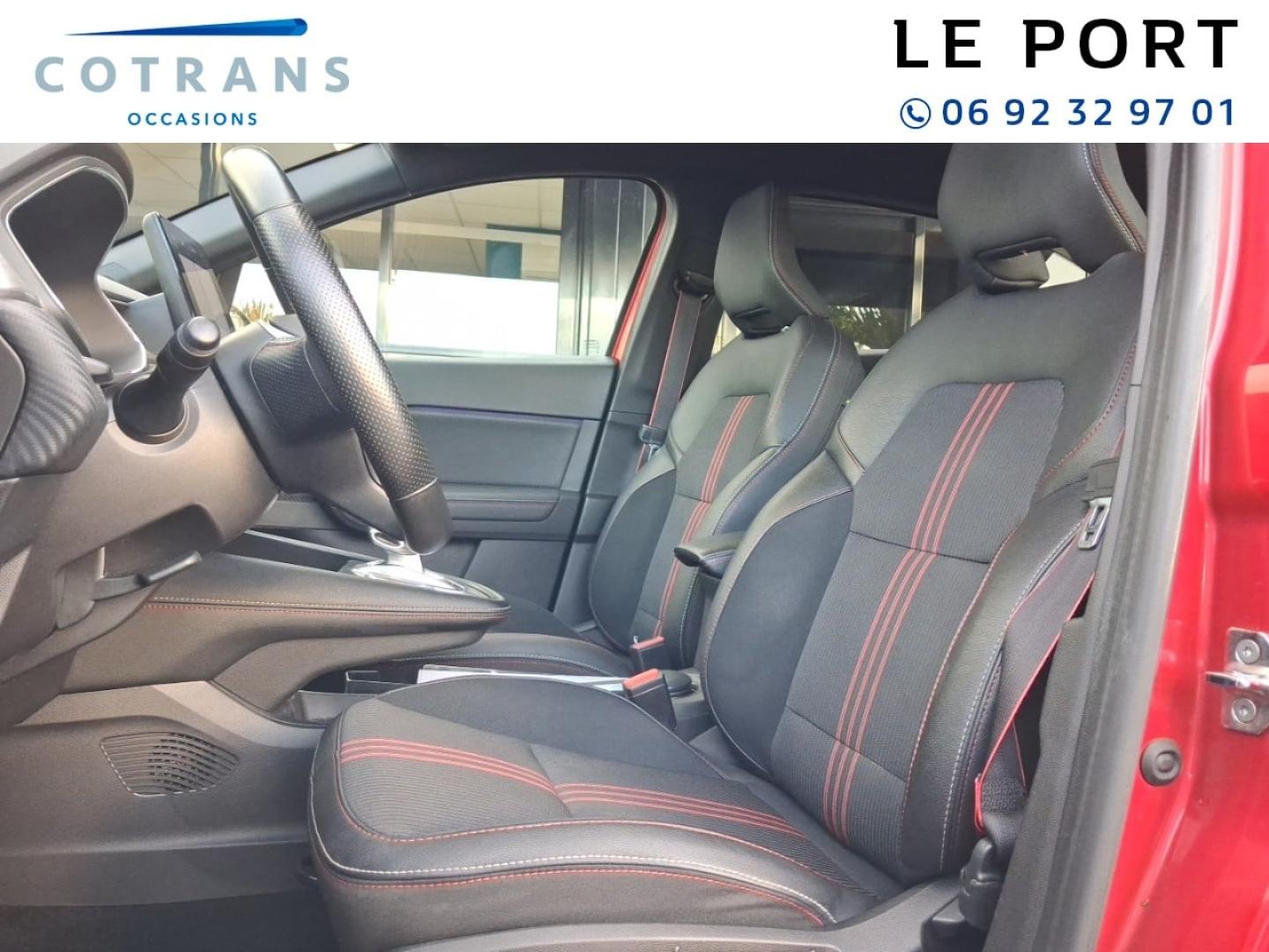 Photo 7 du véhicule RENAULT Captur 1.6 E-Tech hybride 145ch RS Line - Vue extérieure